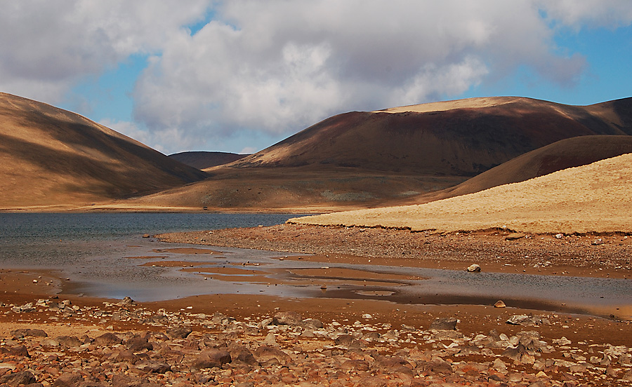 Lake Akna...