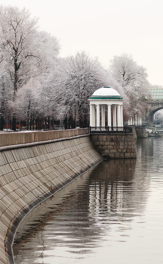 La rotonda y la primera nieve