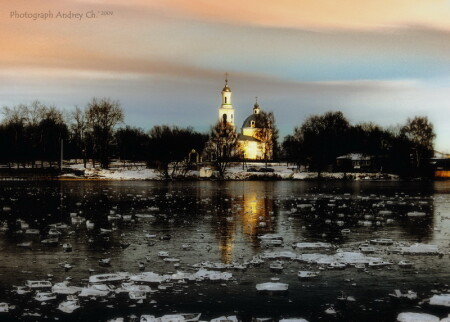 Первый лед