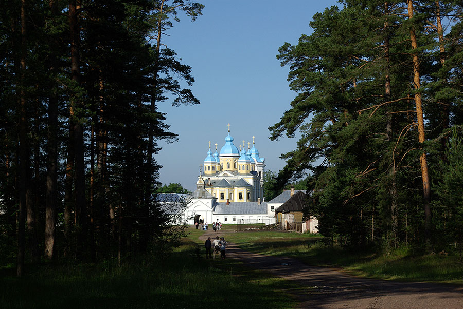 По дороге в монастырь