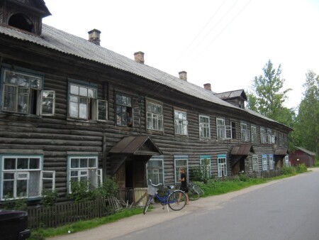 БАРАК В ВОЛГЕ. ПОСЕЛКЕ