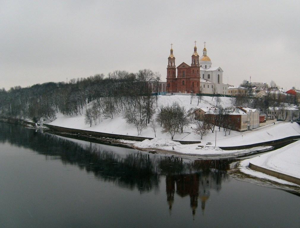 На крутом берегу