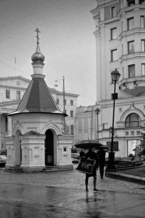 Москва. Столешников. Дождь.