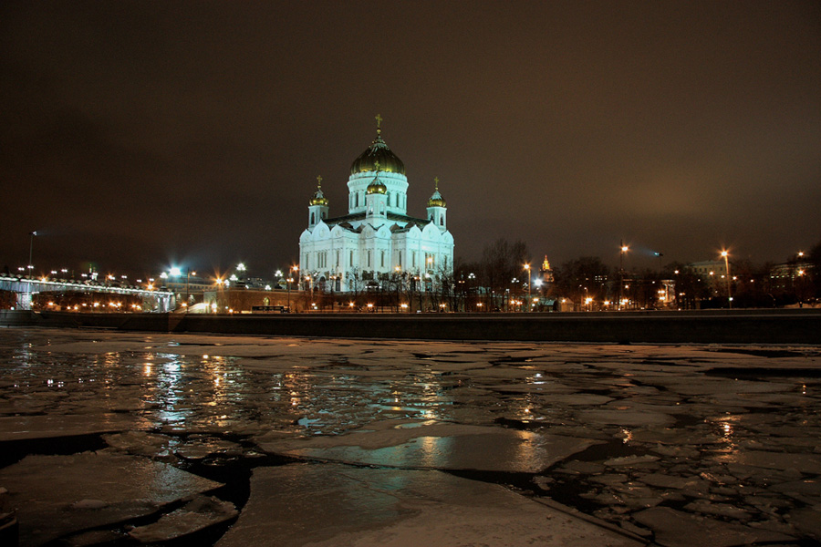 Улыбающаяся башня