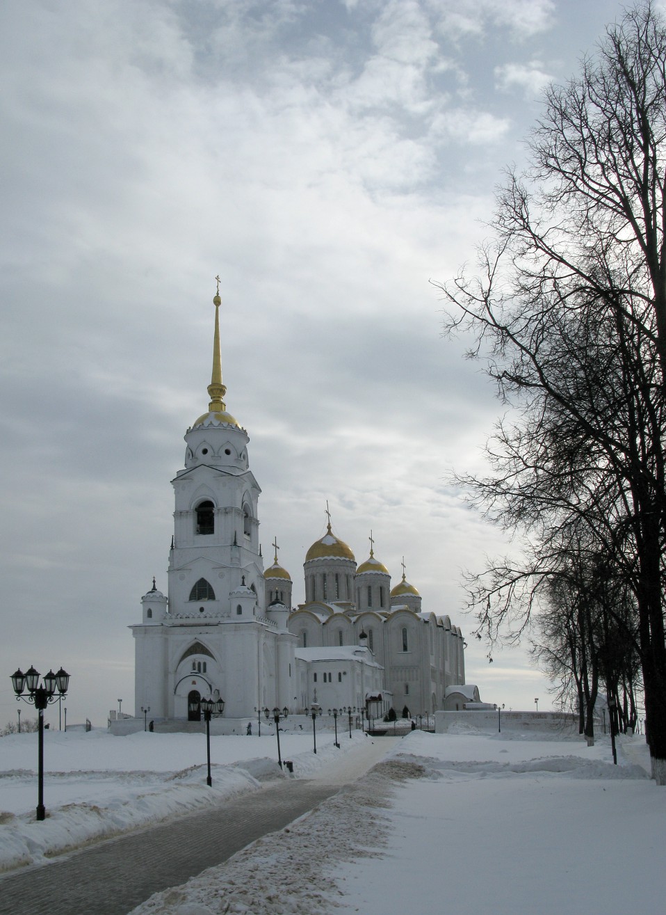 Успенский собор днём