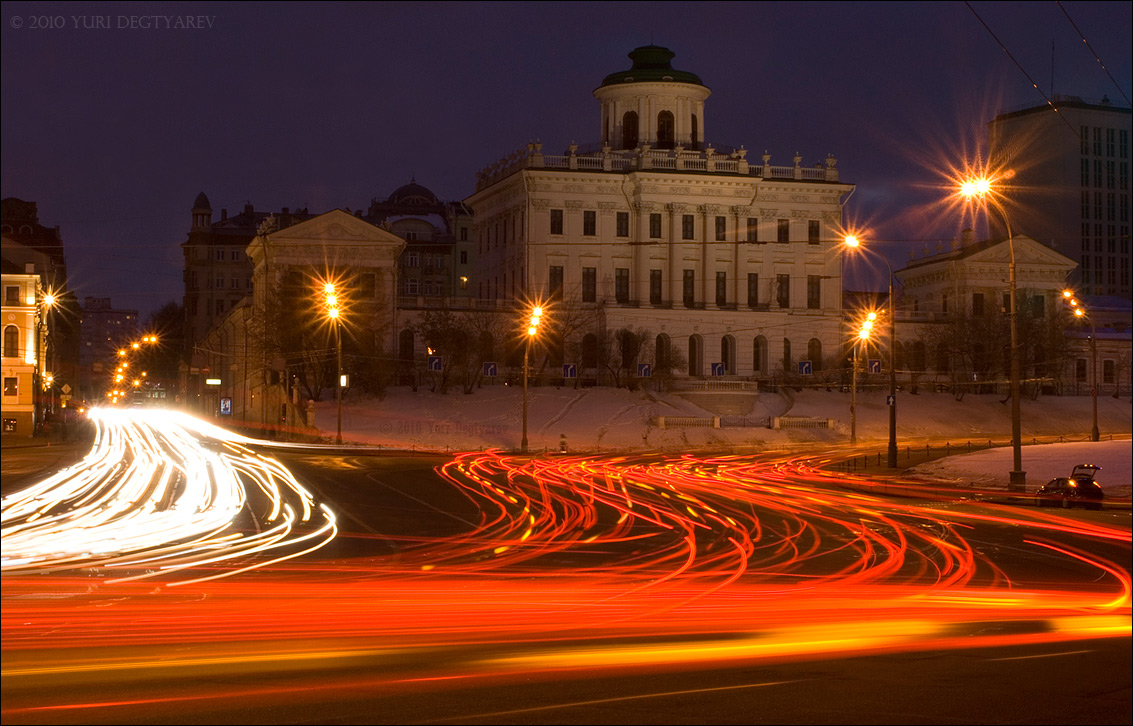 - Москва. Дом Пашкова. -