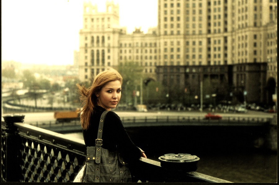 :Girl on the Bridge