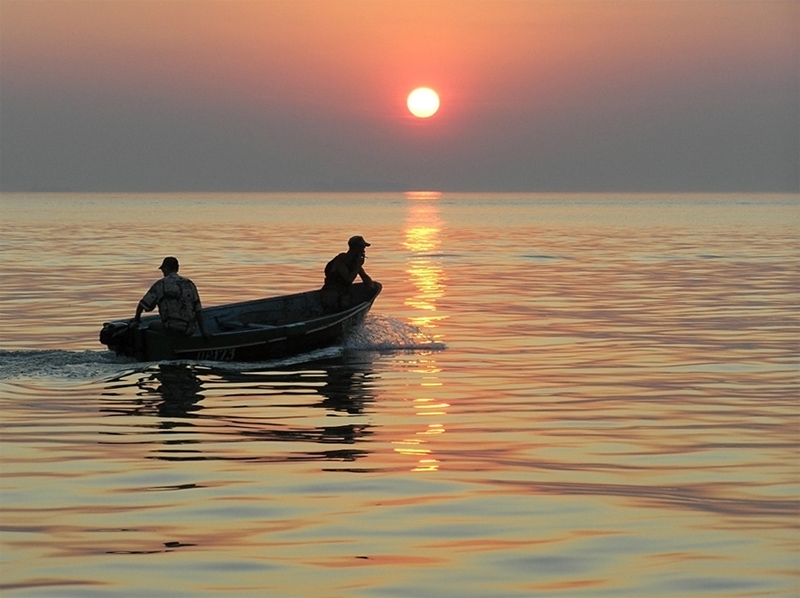 рыбаки и море