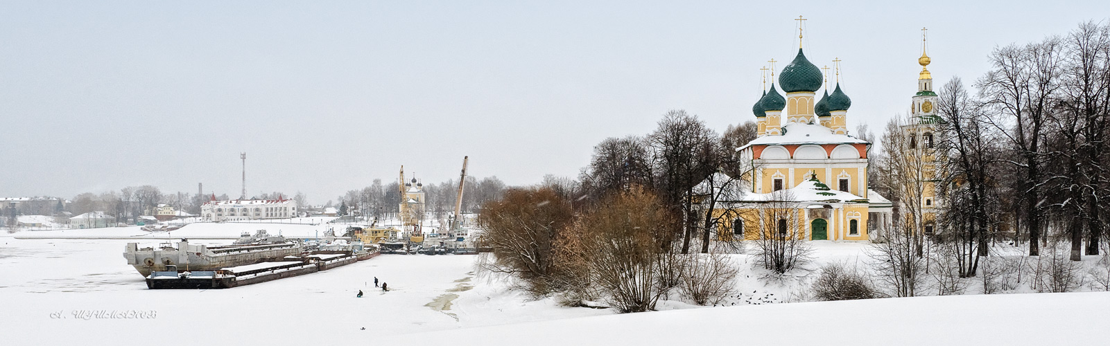 В ГОРОДЕ УГЛИЧ