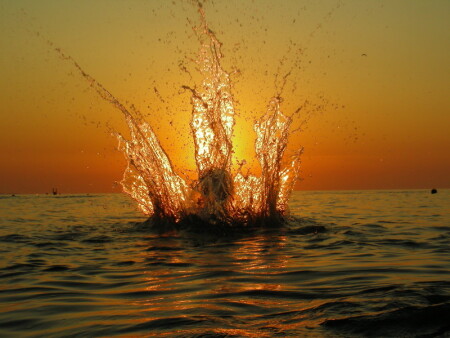 Игра света и воды