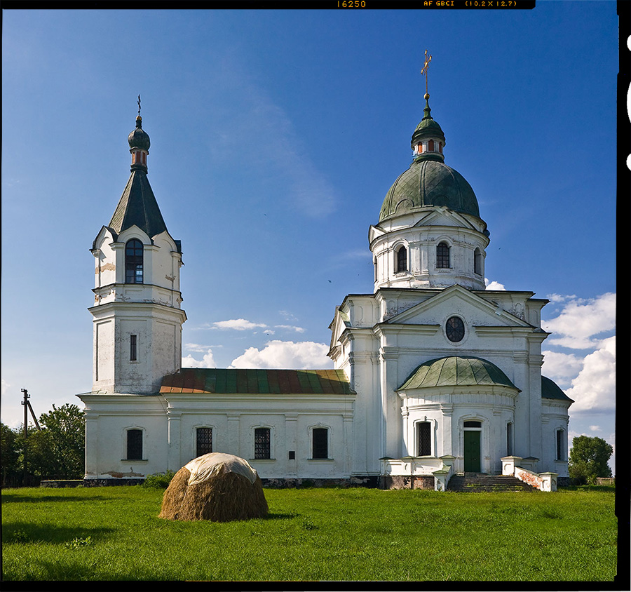 Усыпальница Разумовского в Лемишах