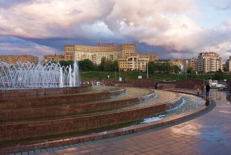 Город