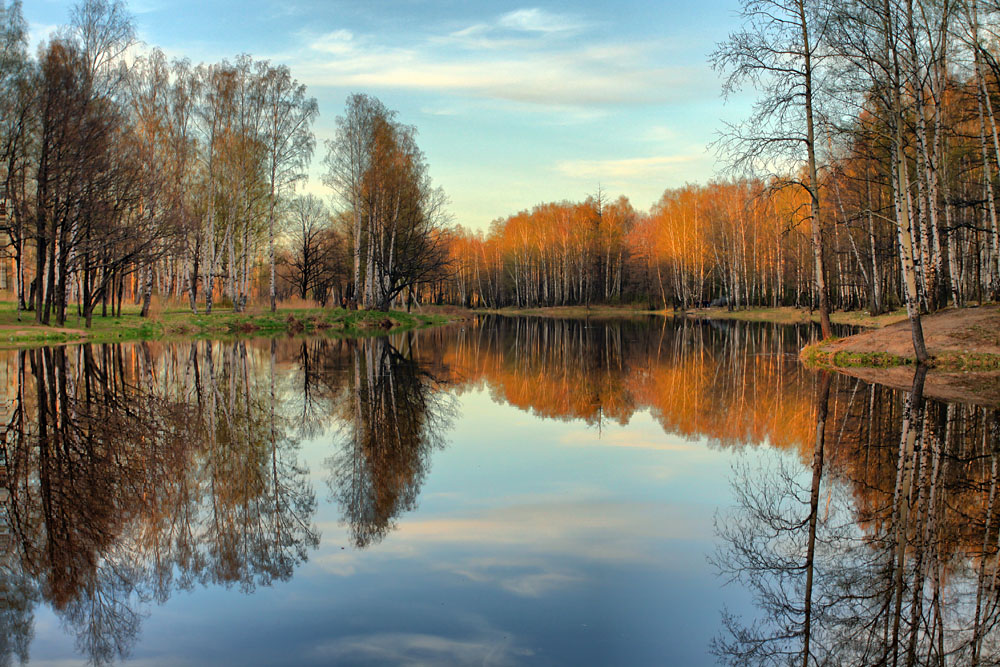 Зеркало (отражение весны в осень)...