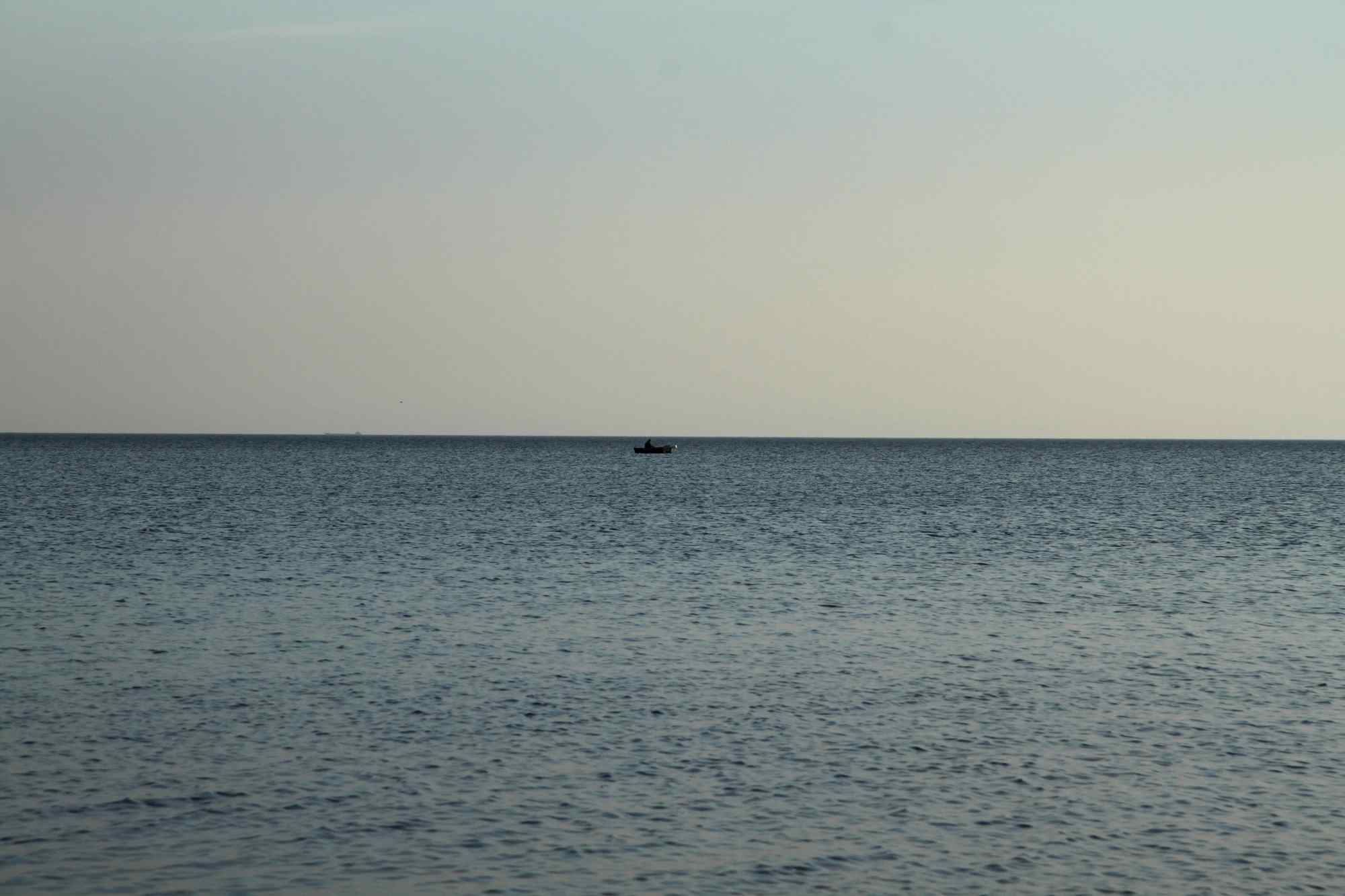 Между небом и водой