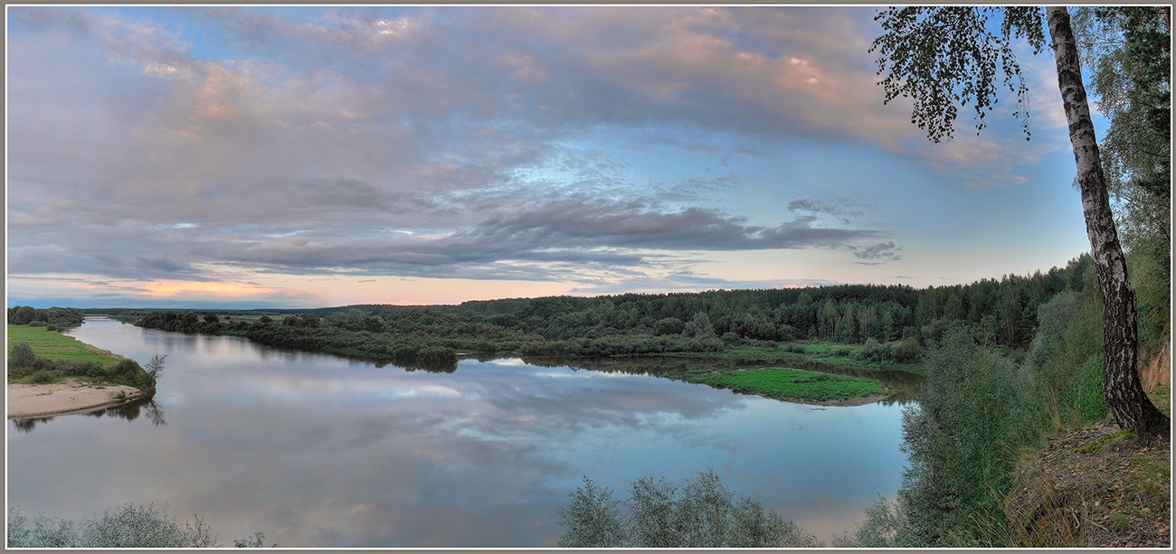 У Днепра.