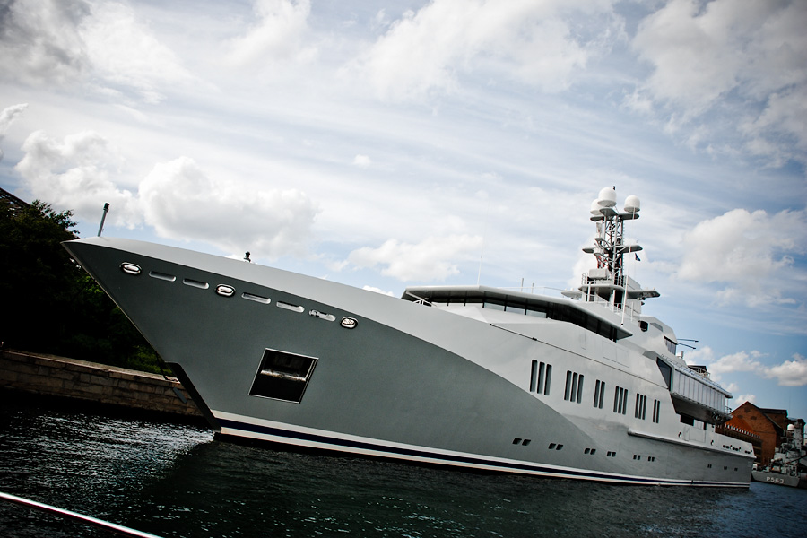 Lurssen 9906