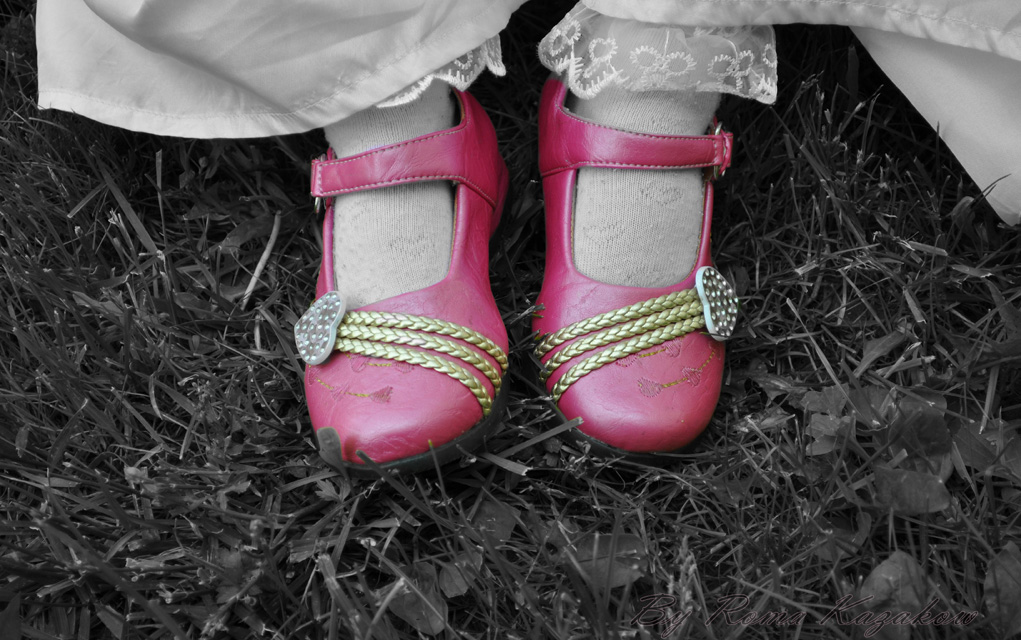 pink shoes