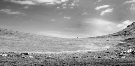 мир прогнется