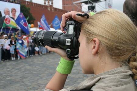 девушка-фотограф