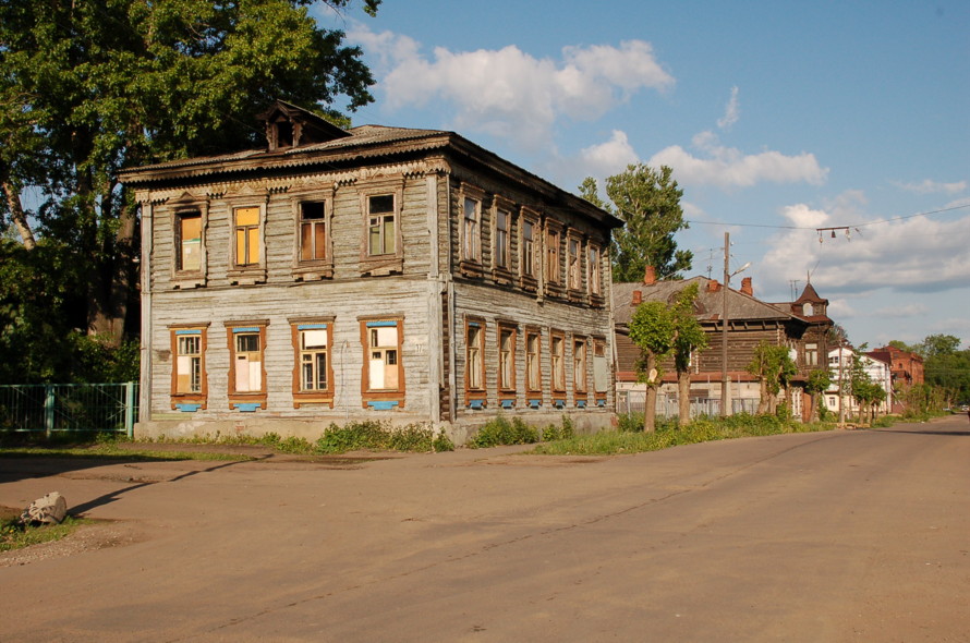 Вот это улица, вот этот дом...