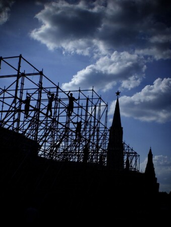 Строители коммунизма