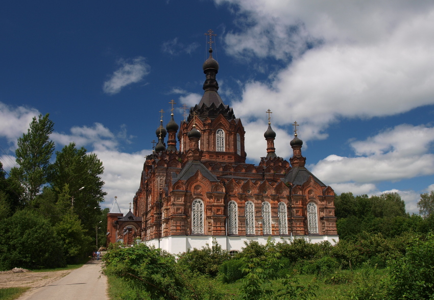 Казанская Амвросиевская женская пустынь