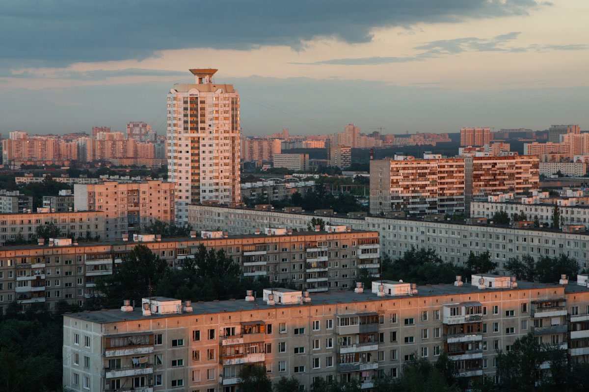 Маленький среди больших