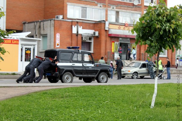 наша служба и опасна и трудна