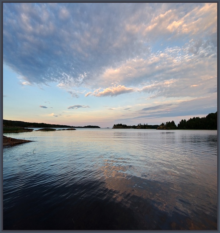 Вода и небо.