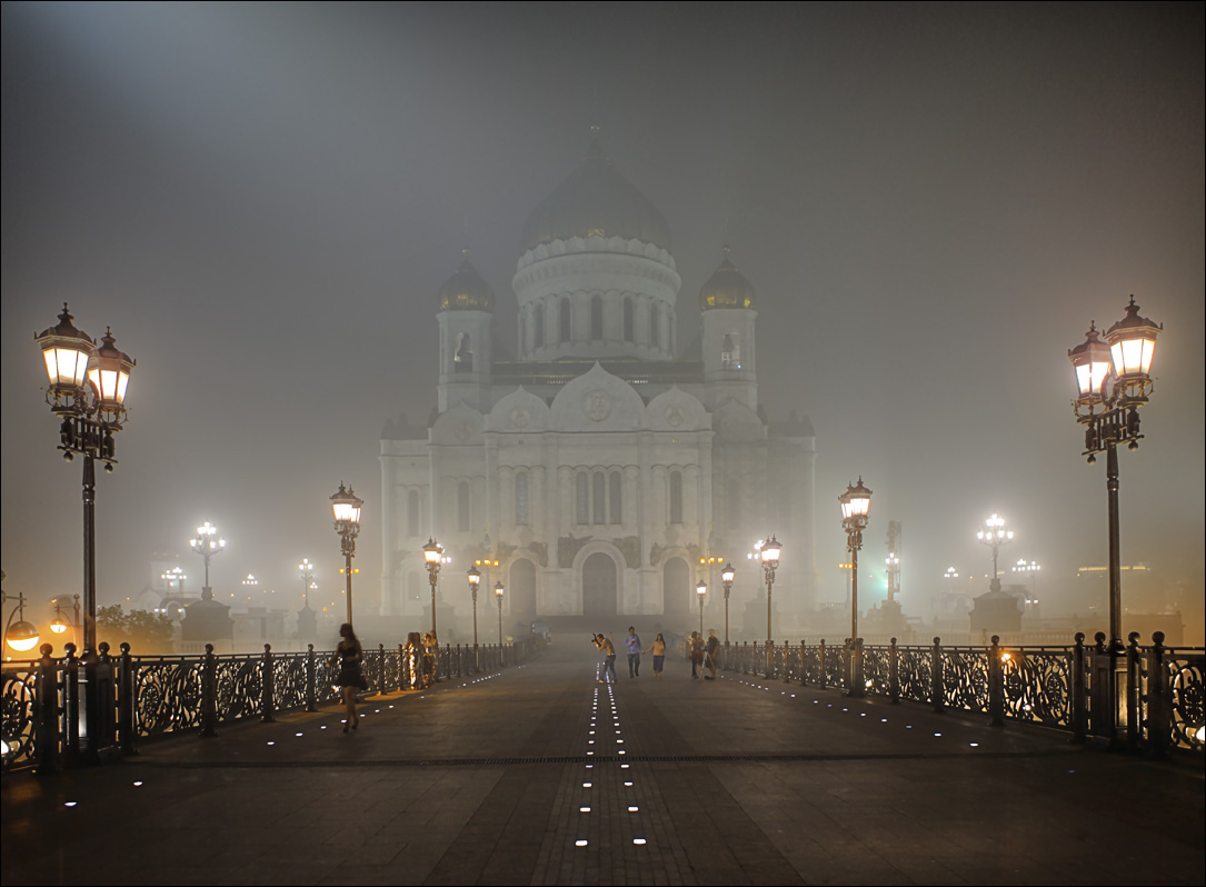 Фото сессии на мосту у Храма...