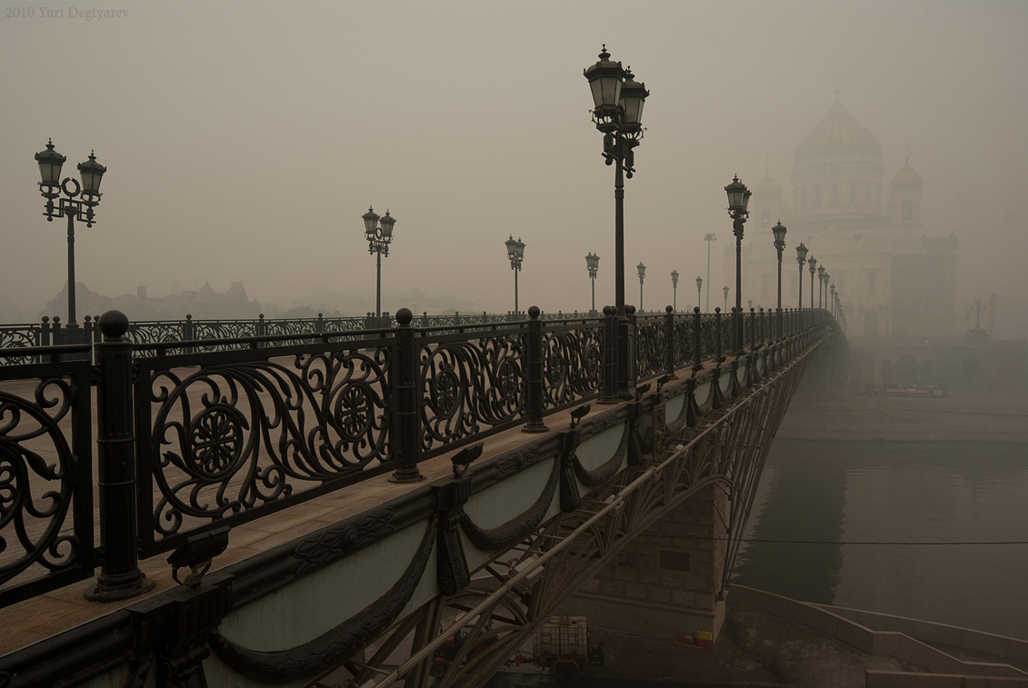 - Москва. Патриарший мост. -