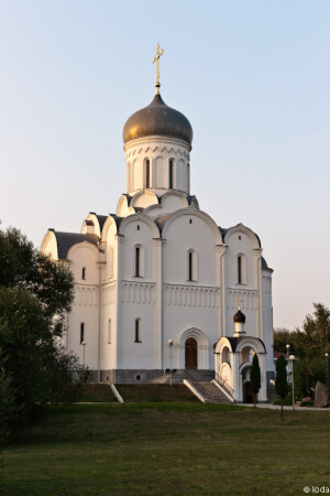 Храм