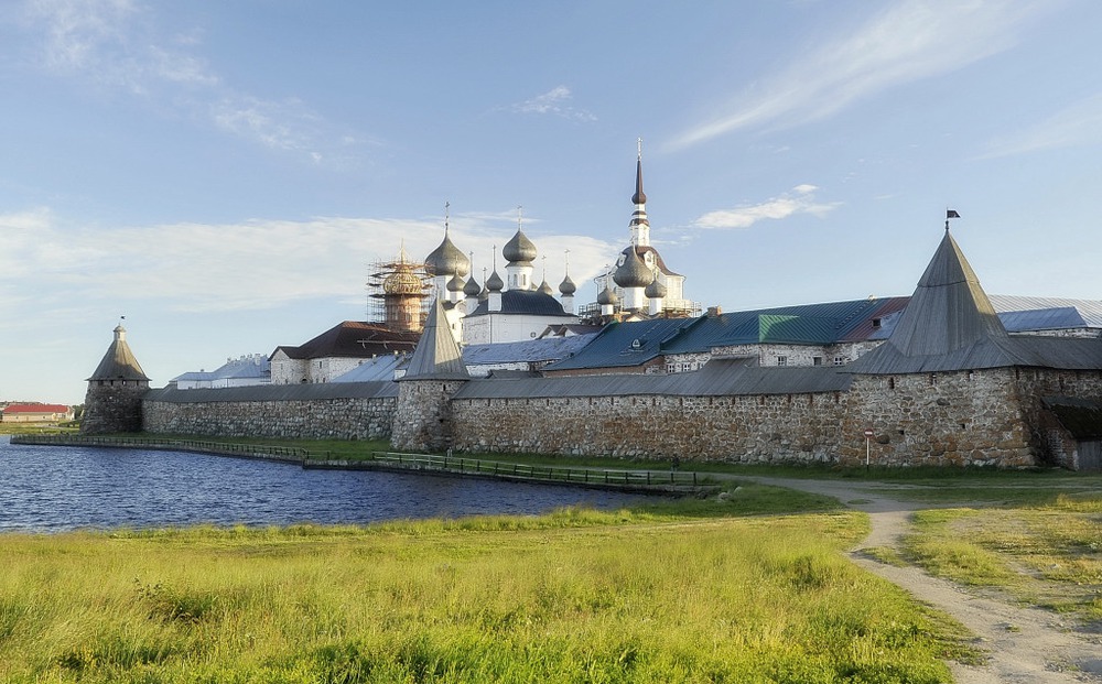 На закате