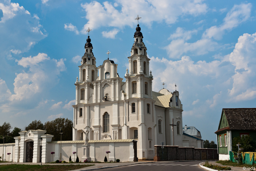 Костёл Св. Арх. Михаила и кляштор францисканцев