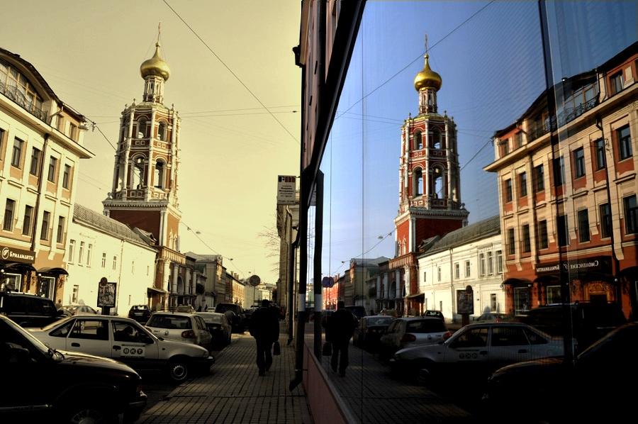 Отражаясь во времени и зеркалах