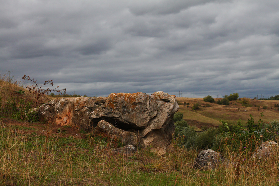 Былинный камень