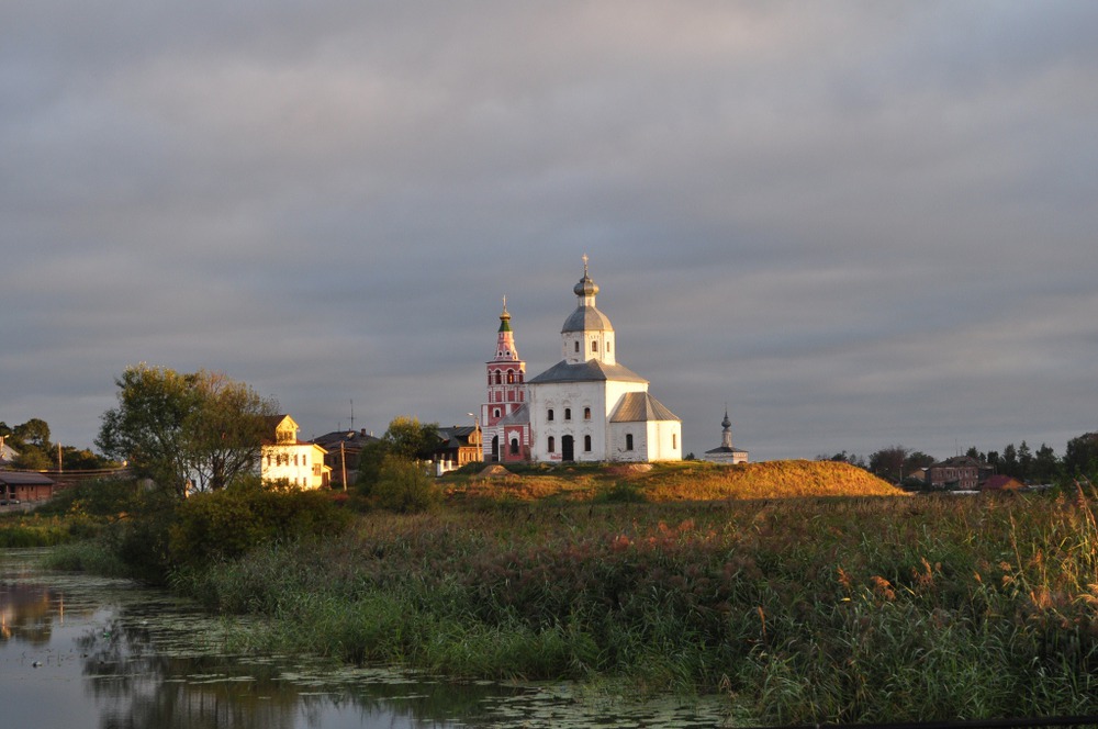 Восход в Суздале