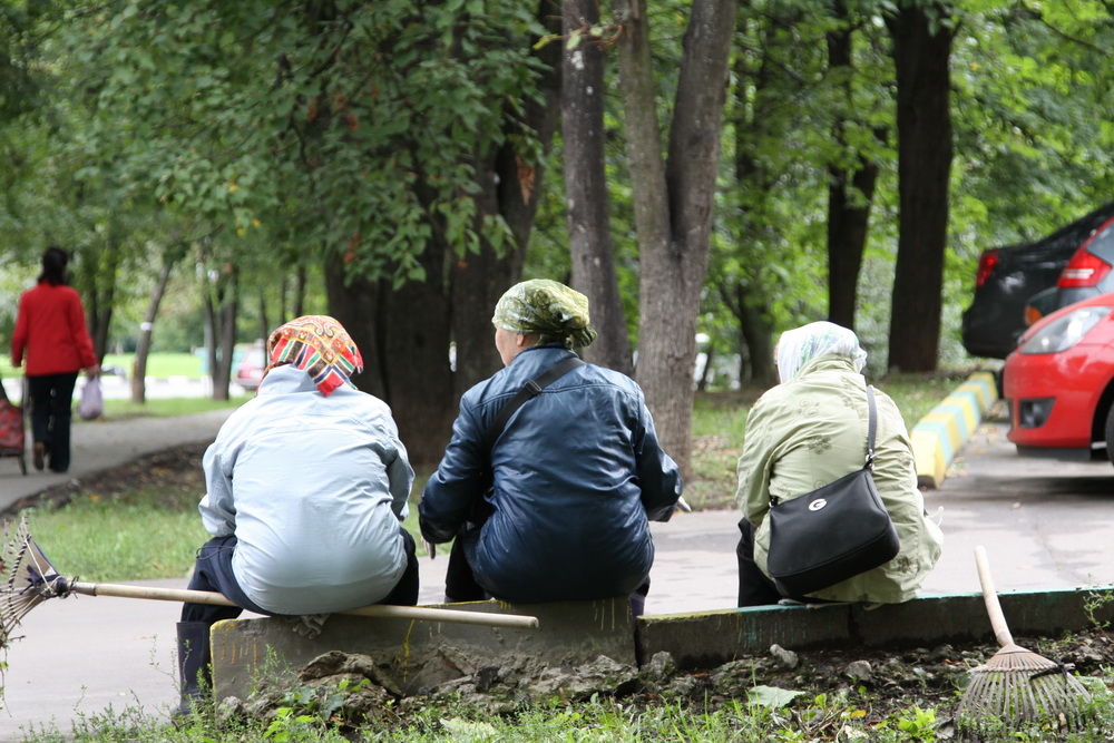 три сестрицы под окном