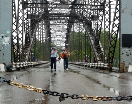 Про мост, который на замке