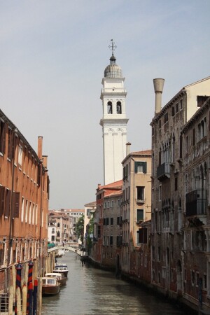 Одна из &amp;quot;падающих&amp;quot; башен в Венеции.