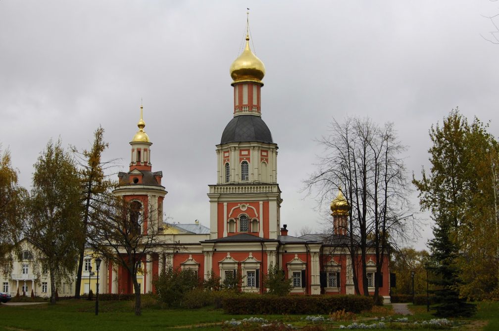 Храм Живоначальной Троицы в усадьбе Свиблово