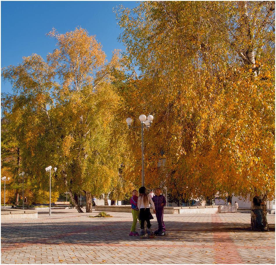 на площади центральной