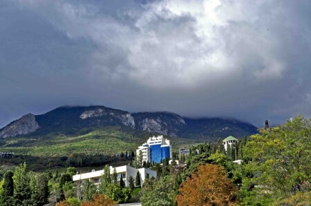 над Гурзуфом