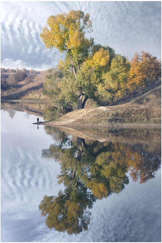 Отражение осени.