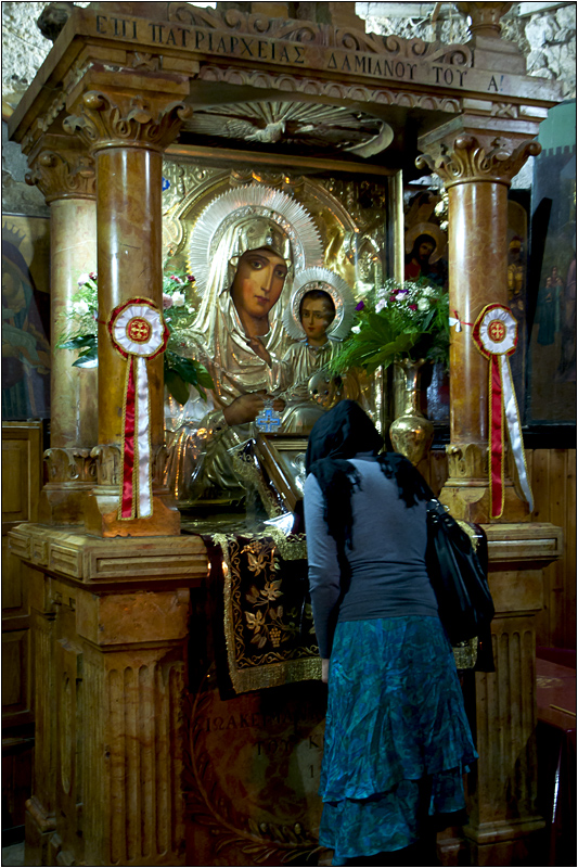 В усыпальнице Богородицы