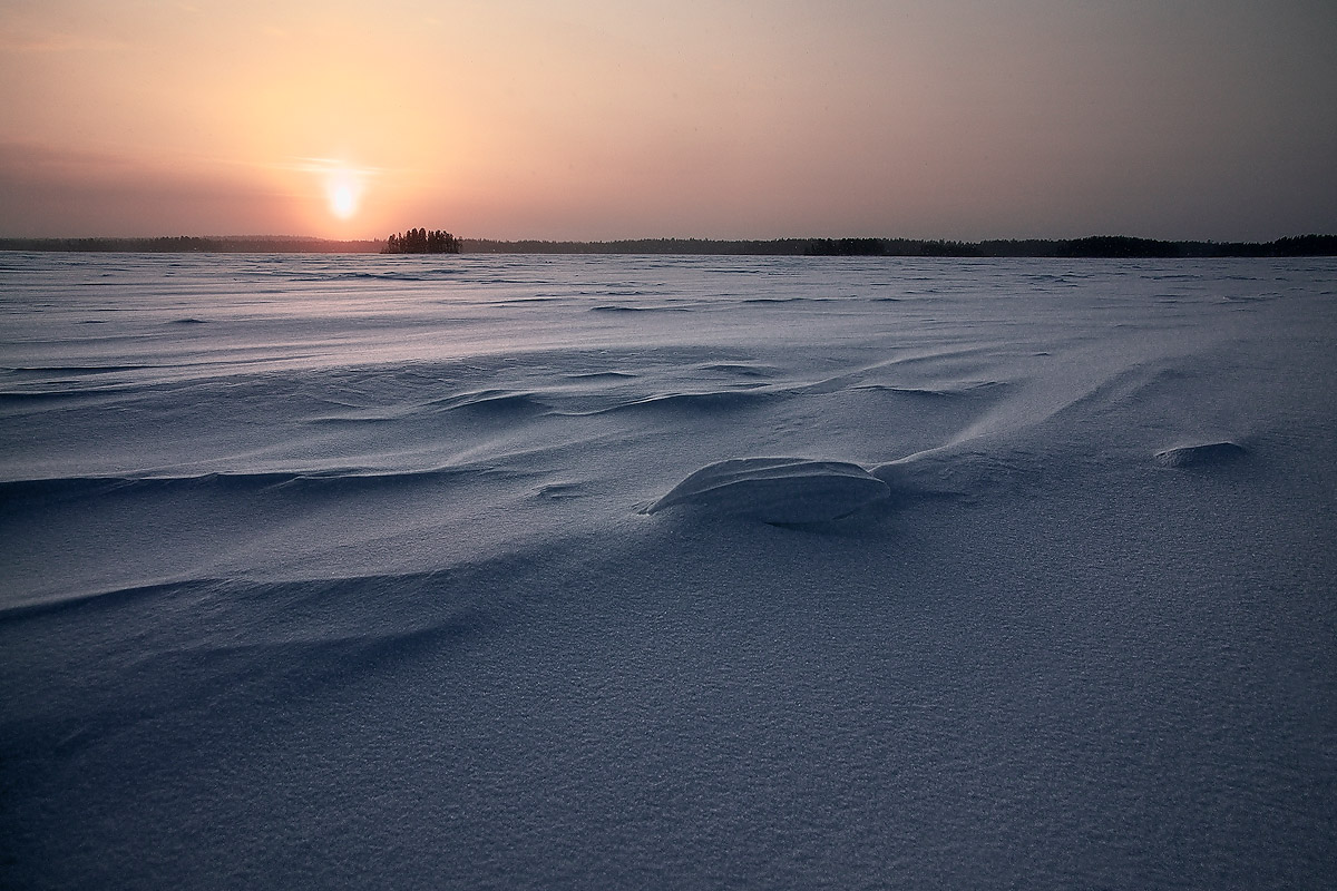 полдень, январь.