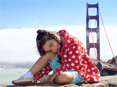 Портрет дочери на фоне моста &amp;quot;Золотые ворота&amp;quot;