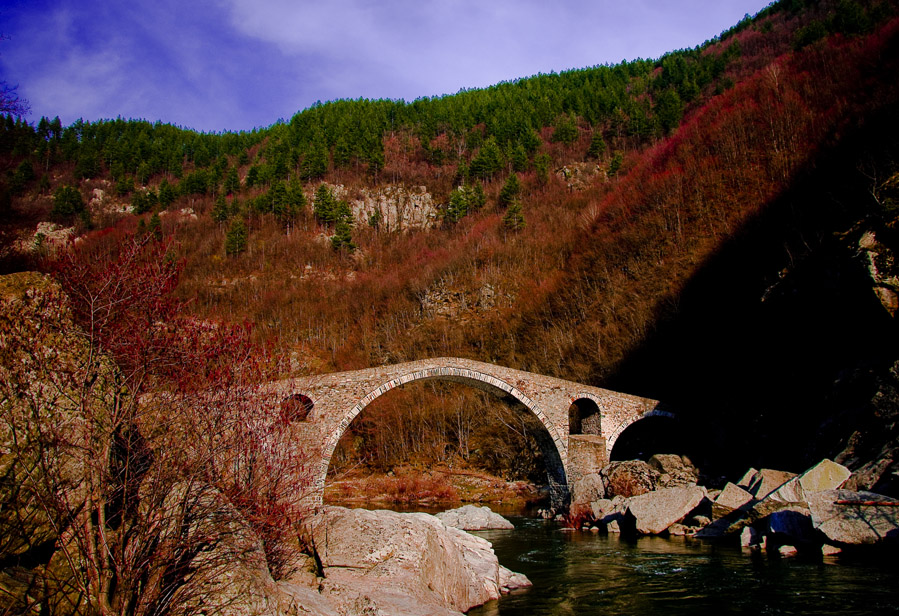 Devil's Bridge {3}