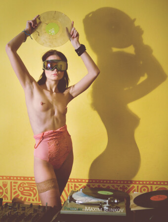 Тень танцующего положения...