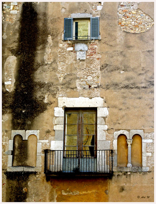 Girona windows